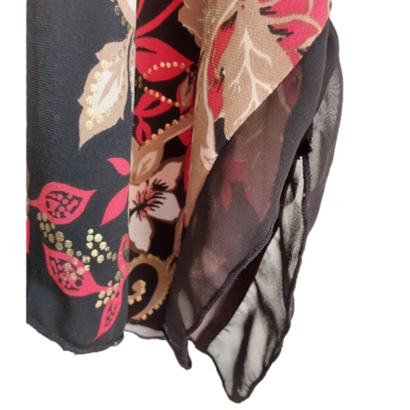 JM Woman Collection Keyhole Black Floral Tunic - Picture 4 of 11